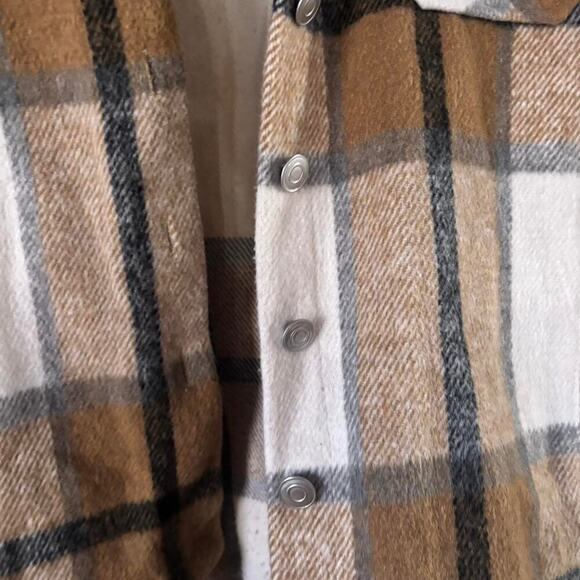 Brown Plaid Flannel Shacket 3/4 Sleeves Button Down Chest Pockets Layering - Picture 5 of 7